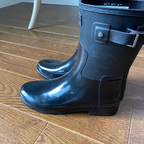 Never Worn Glossy Black Hunter Boot - Picture 6 of 8